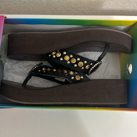 Cowgirl Jewels Horse Hair Wedge Flip Flops (CJ42AMBER) - Picture 6 of 7